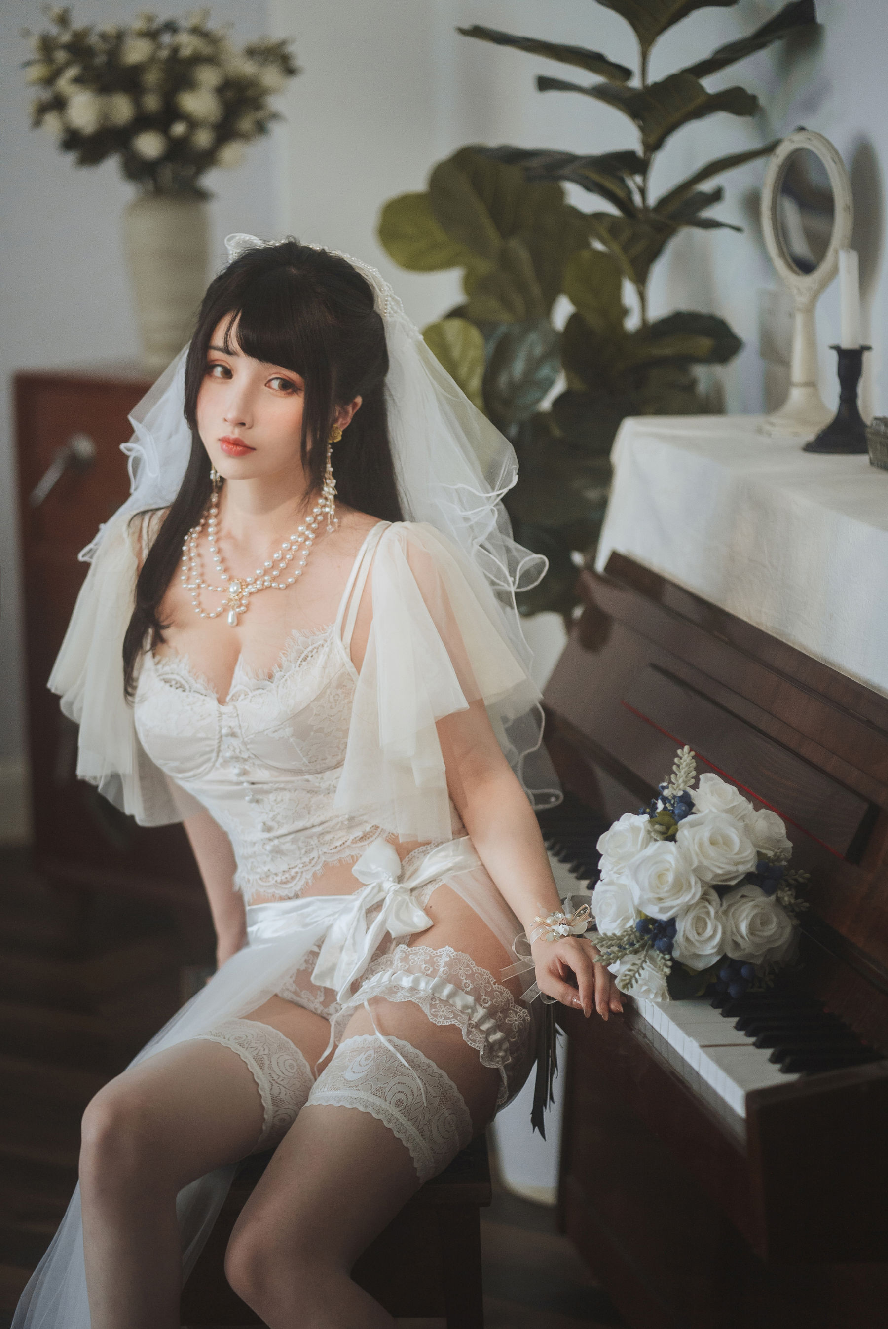 [COSPLAY]rioko凉凉子 – 透明婚纱