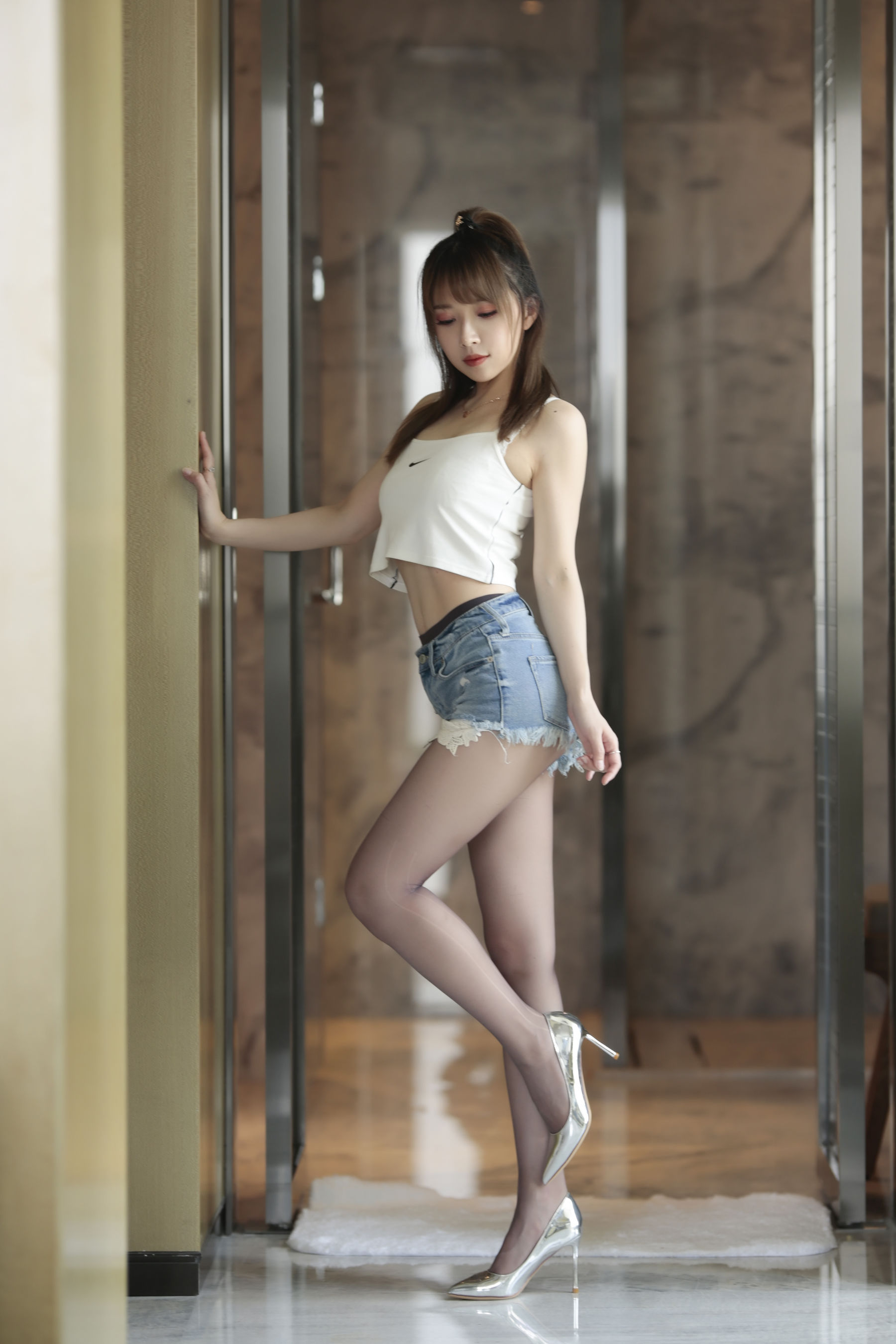 [COSPLAY]小女巫露娜 – 牛仔小裤裤