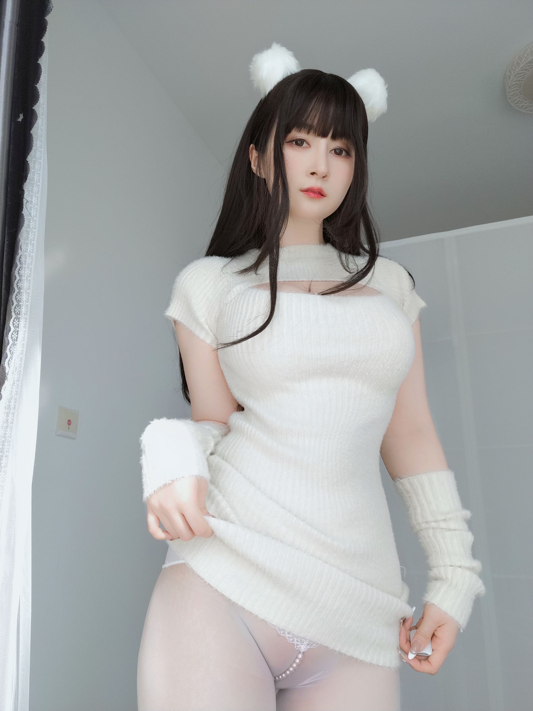[COSPLAY] Coser小姐姐白银 – 白い真珠